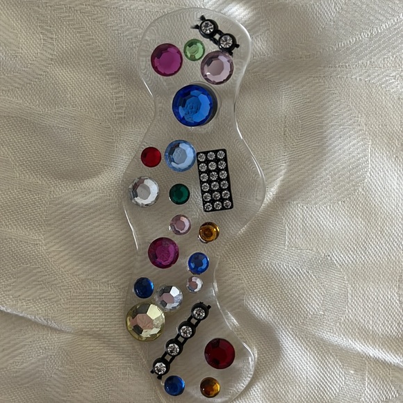 80’s Vintage Lucite Earrings That Dazzle - Picture 2 of 2